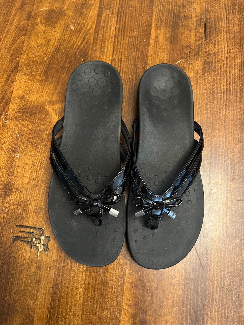 Vionic Bella X Flip Flop Sandal Patent Black Double Straps Bow Sz 7.5 Orthopedic - Picture 2 of 7